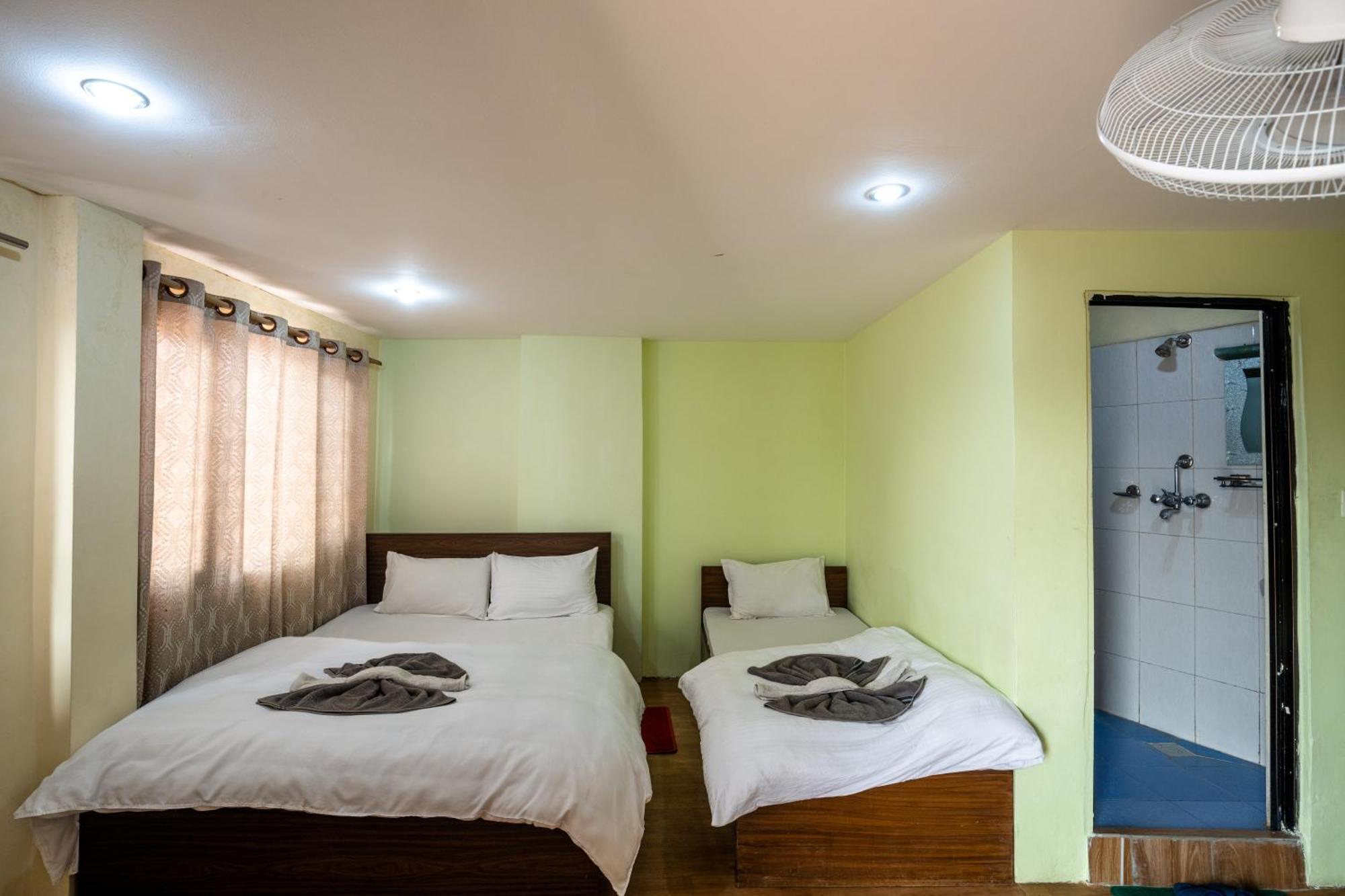 Hotel Harmony & Little Bites Bistro Jawlakhel Ngoại thất bức ảnh