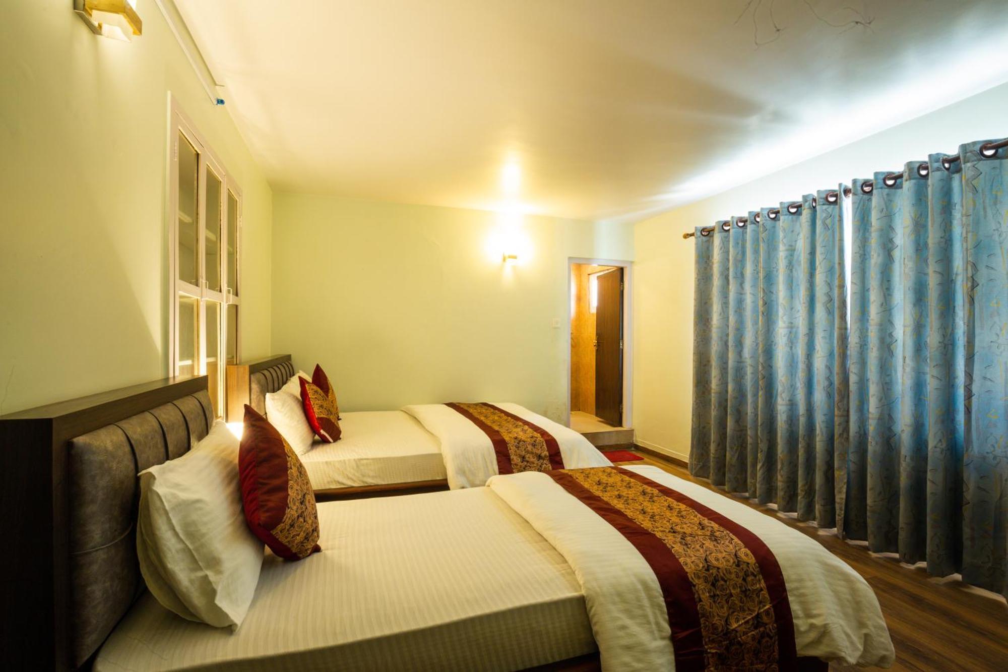 Hotel Harmony & Little Bites Bistro Jawlakhel Ngoại thất bức ảnh