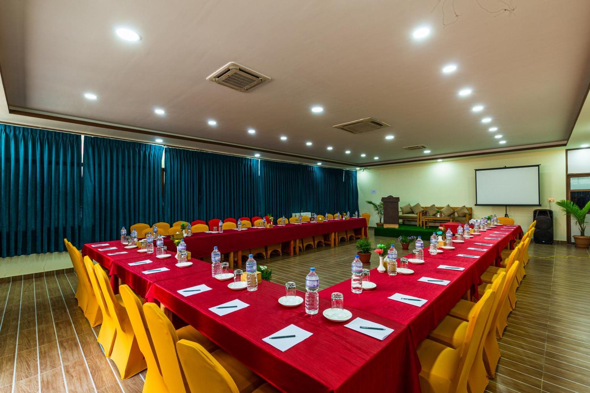 Hotel Harmony & Little Bites Bistro Jawlakhel Ngoại thất bức ảnh