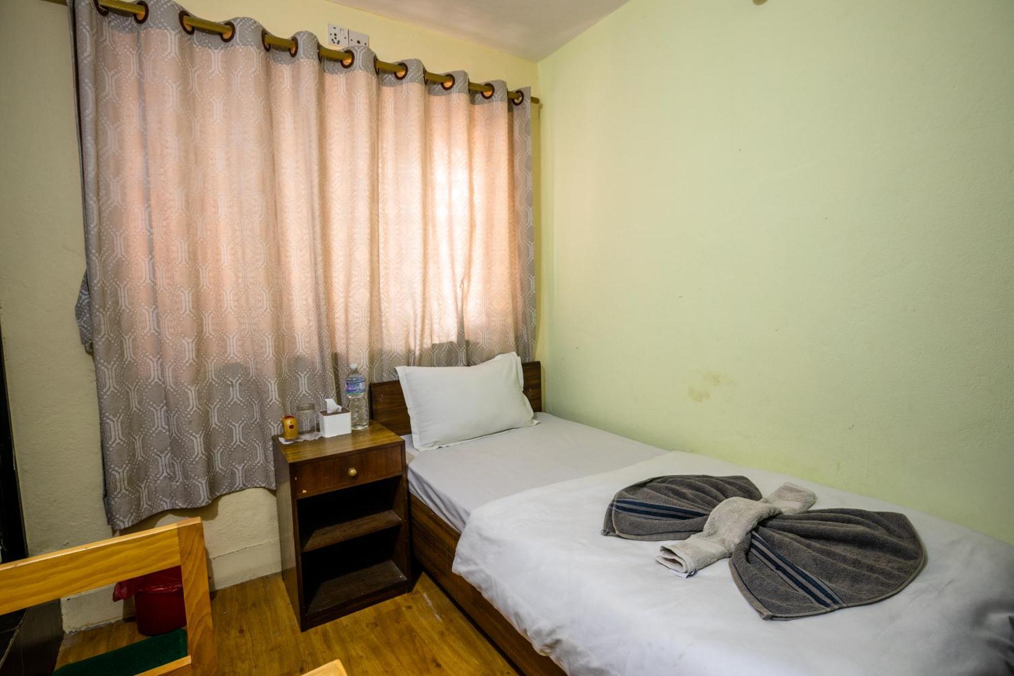 Hotel Harmony & Little Bites Bistro Jawlakhel Ngoại thất bức ảnh